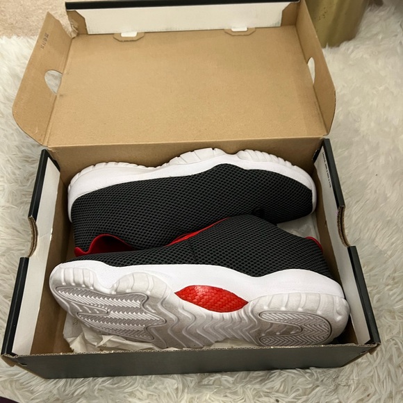 Men's Jordan Future Low - Size 8 - Picture 2 of 3